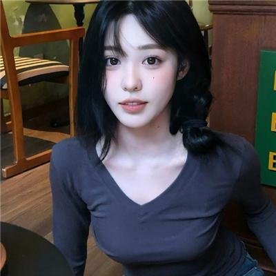 校服的裙摆